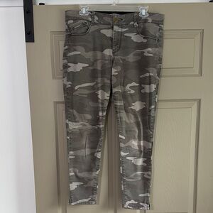 Wit & Wisdom Camouflage Women's pants Size 12
